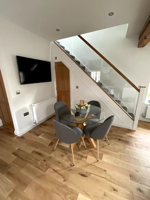 Apt D In Old Grade 2 Converted Farmhouse Market Weighton Exterior foto